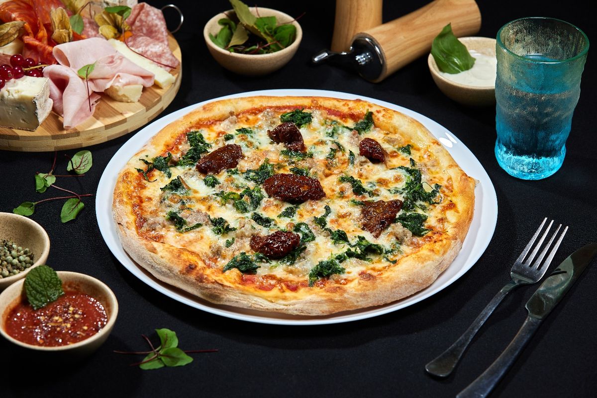 Pizza Salsiccia e Spinaci